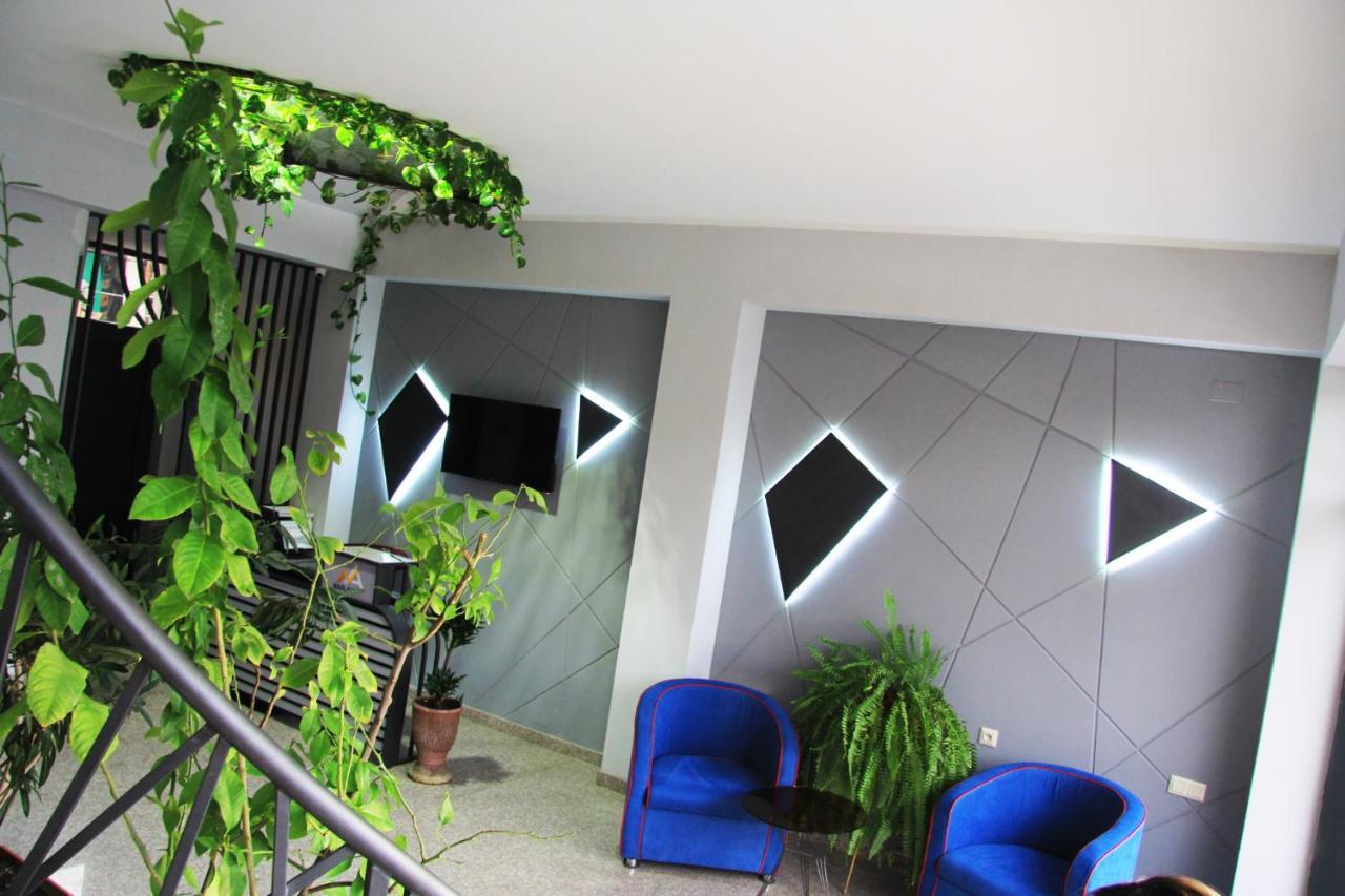 Nice Hotel Yerevan Luaran gambar