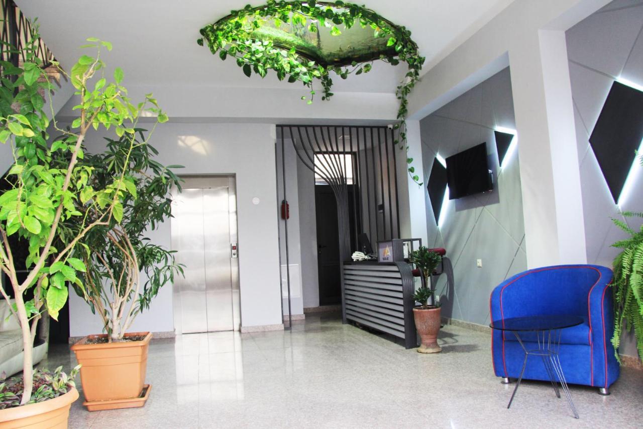 Nice Hotel Yerevan Luaran gambar